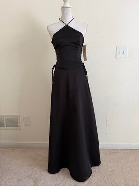 Urban Girl Nites Vintage Lamour  Black  Halter Neck Formal Gown  Size 3/4 XS NWT